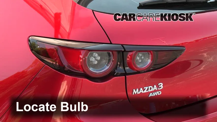 2019 Mazda 3 Premium 2.5L 4 Cyl. Hatchback (4 Door) Éclairage Feu clignotant arrière (remplacer l'ampoule)